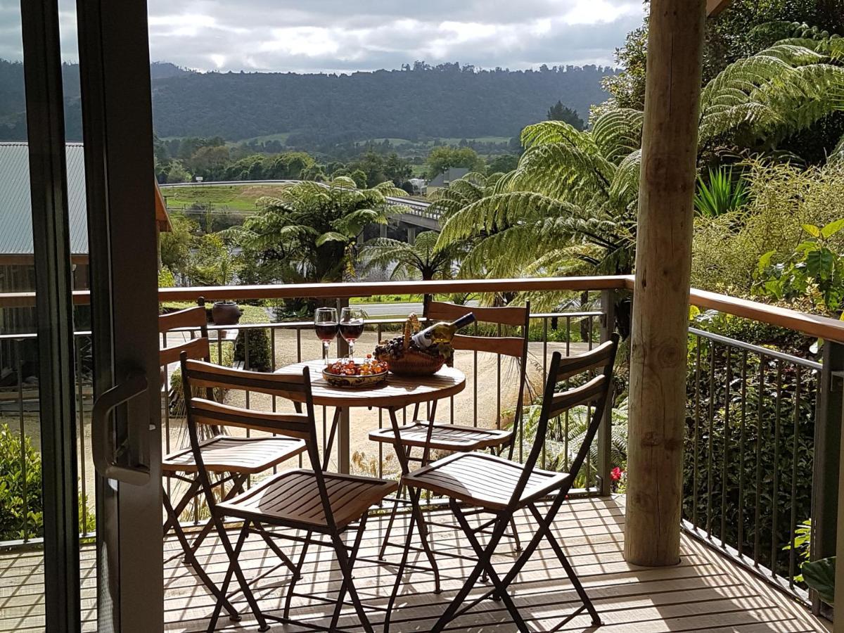 Riverstone Retreat Karamea Екстериор снимка