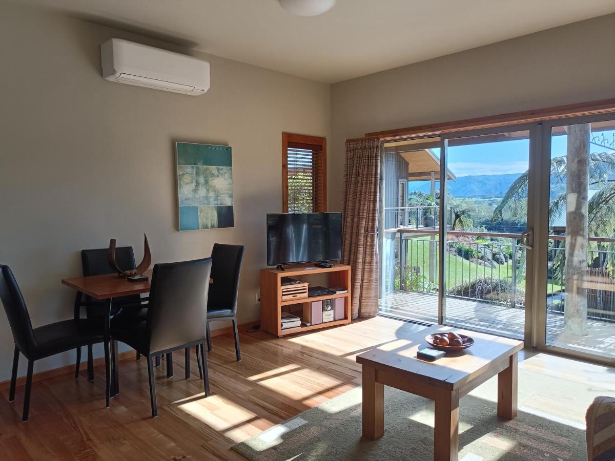 Riverstone Retreat Karamea Екстериор снимка