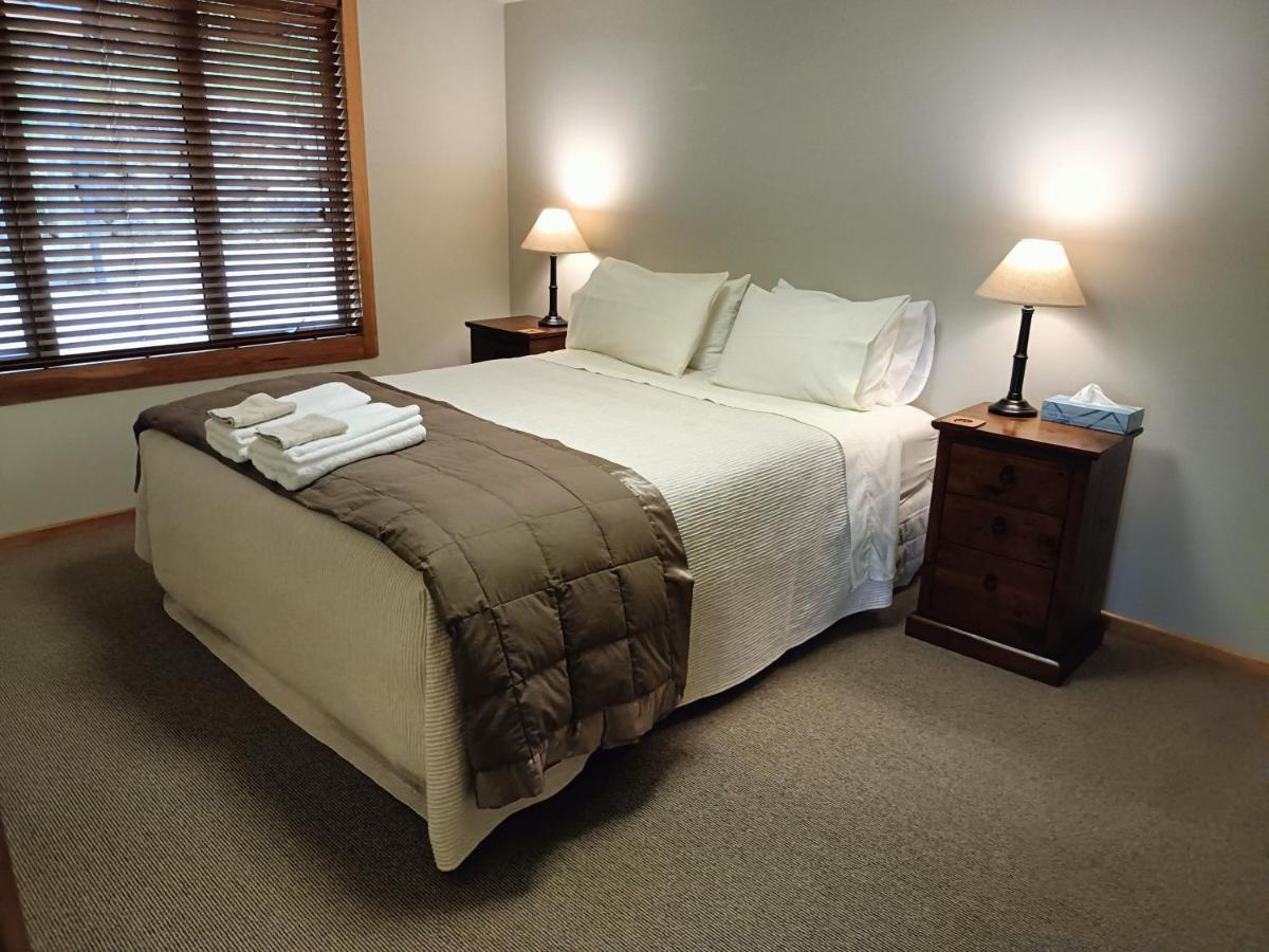 Riverstone Retreat Karamea Екстериор снимка