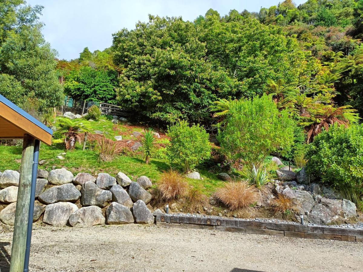 Riverstone Retreat Karamea Екстериор снимка
