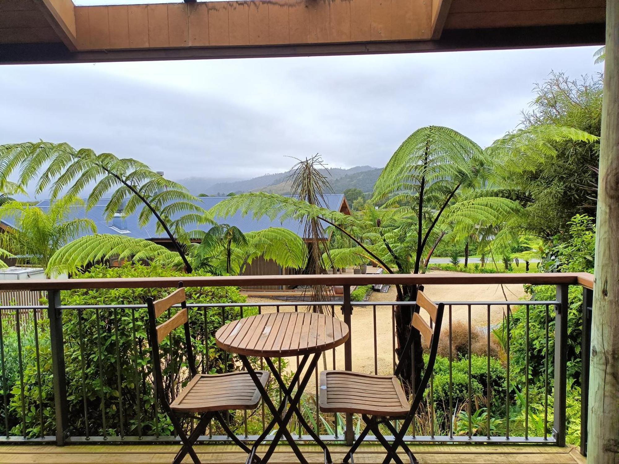 Riverstone Retreat Karamea Стая снимка